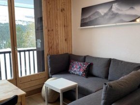 Studio rénové à Flaine Forêt - 5 pers, proche des pistes et commerces, balcon sud, casier à skis - FR-1-687-24